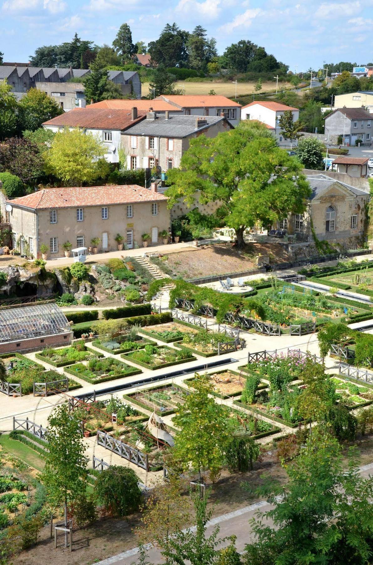 Chateau Colbert Maulevrier Экстерьер фото